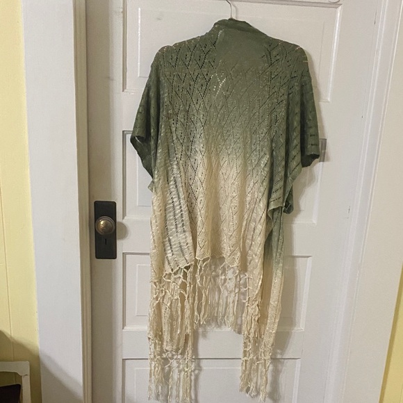 Elegant Green and Cream Women's Cardigan - Picture 7 of 8